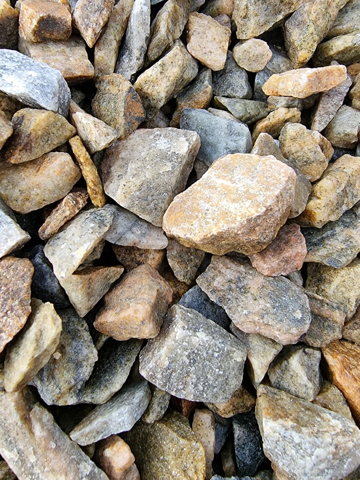 Donegal Sandstone Decorative Stone (Dumpy Bag) - Image 3